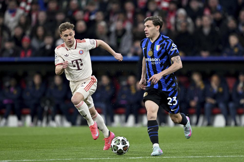 显示出他在 显示出他在